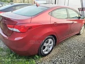 Hyundai Elantra 2012 Red