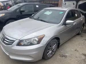 Honda Accord 2012 Silver