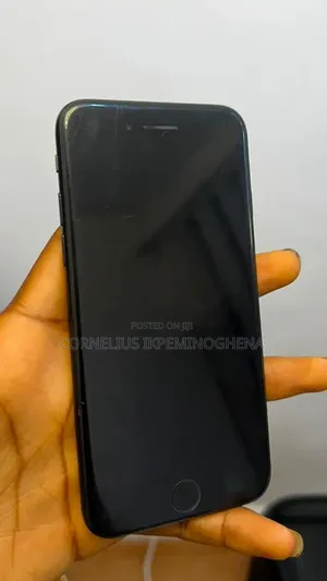 Apple iPhone 7 32 GB Black