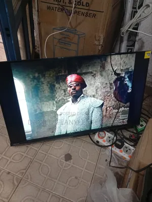 32inches Smart TV Hisense Frameless