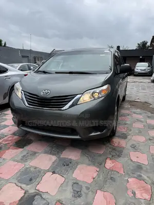 Toyota Sienna LE 7 Passenger 2012 Green