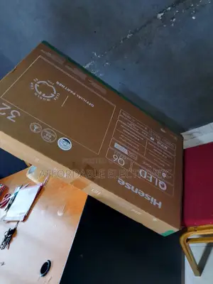 New in 32" Led Smart Television With Netflix Connectivity+youtube+wifi