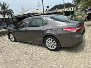 Toyota Camry 2018 Gray