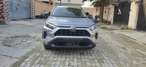 Toyota RAV4 2021 Silver