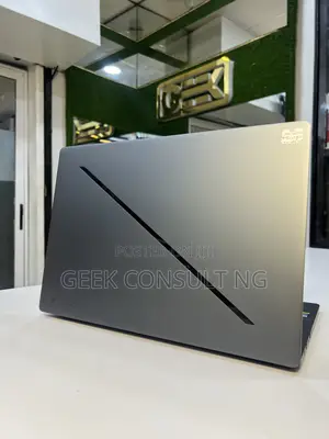 Laptop Asus ROG Zephyrus G16 32GB Intel Core Ultra 9 SSD 1T