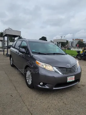 Toyota Sienna 2014 Gray