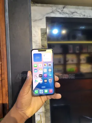 Apple iPhone 16e 128 GB Black