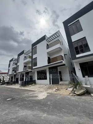 4bdrm Townhouse/Terrace in Nil, Mabushi for sale