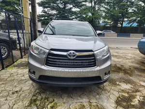 Toyota Highlander Limited 4dr SUV AWD (3.5L 6cyl 6A) 2014 Gray