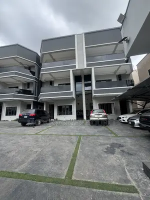 4bdrm Townhouse/Terrace in Private Property, Utako for sale
