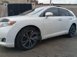 Toyota Venza 2010 White