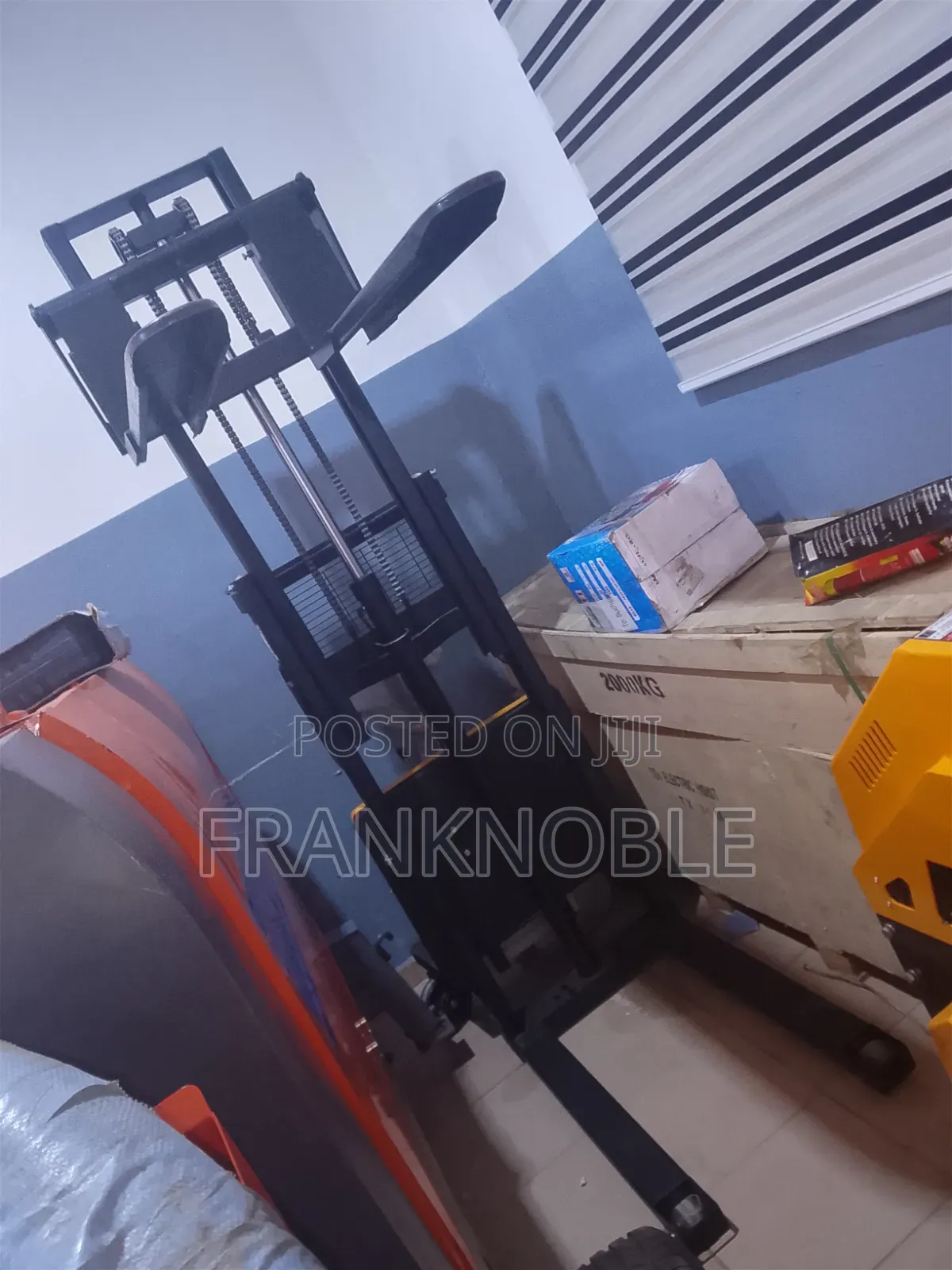 2tons Semi Electric Pallet Stacker