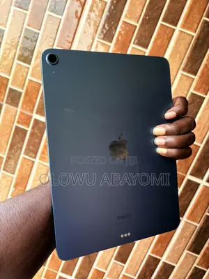 Apple iPad Air (2022) 64 GB Blue