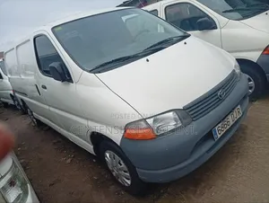 Toyota HiAce 2005 White