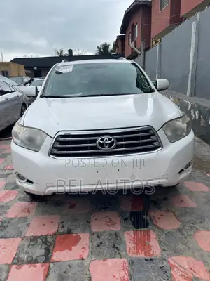 Toyota Highlander SE 2010 White