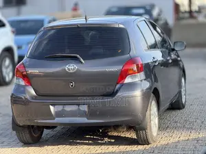 Toyota Yaris 1.5 Automatic 2009 Gray