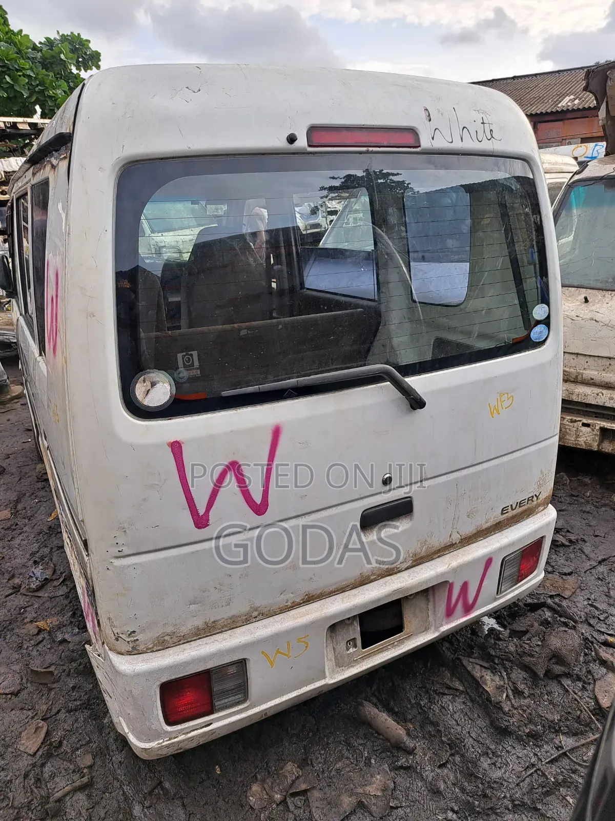 Suzuki Every 2012 White