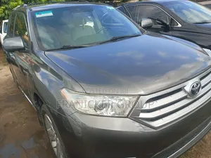 Toyota Highlander 2011 Green