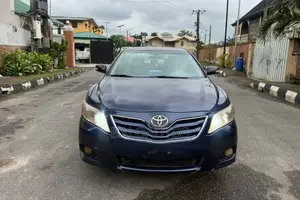 Toyota Camry LE 4dr Sedan (2.5L 4cyl 6A) 2011 Blue