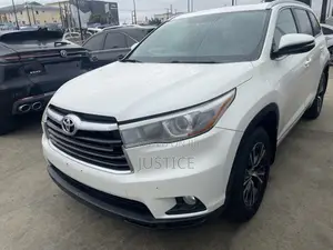 Toyota Highlander XLE V6 4x4 (3.5L 6cyl 6A) 2016 White