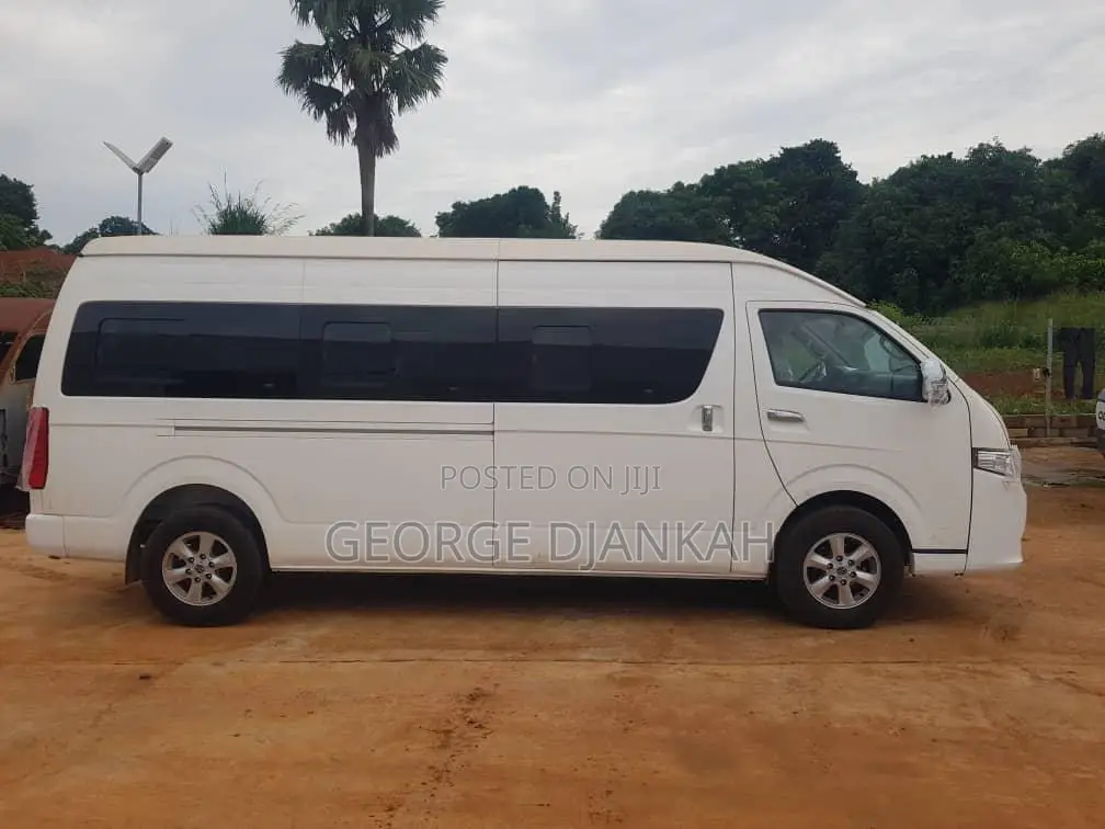 New Bus 2025 White