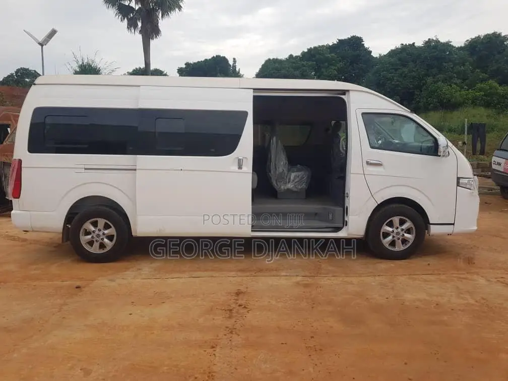 New Bus 2025 White