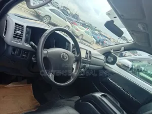 Toyota HiAce 2012 Black