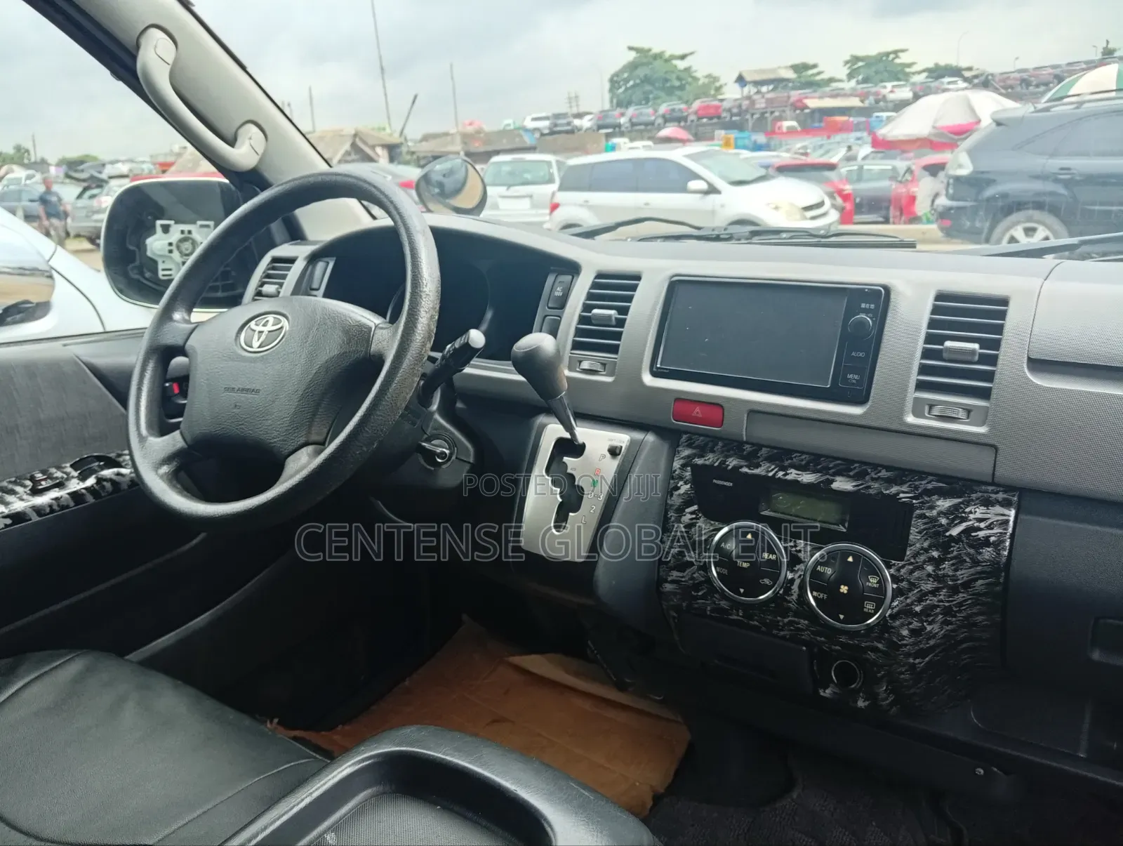 Toyota HiAce 2012 Black