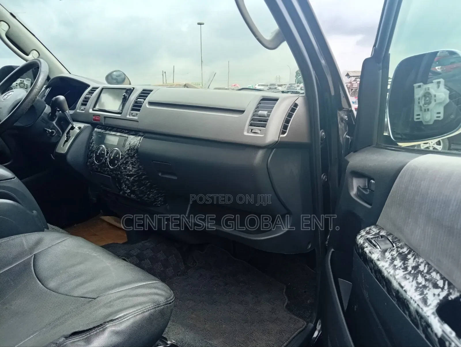Toyota HiAce 2012 Black