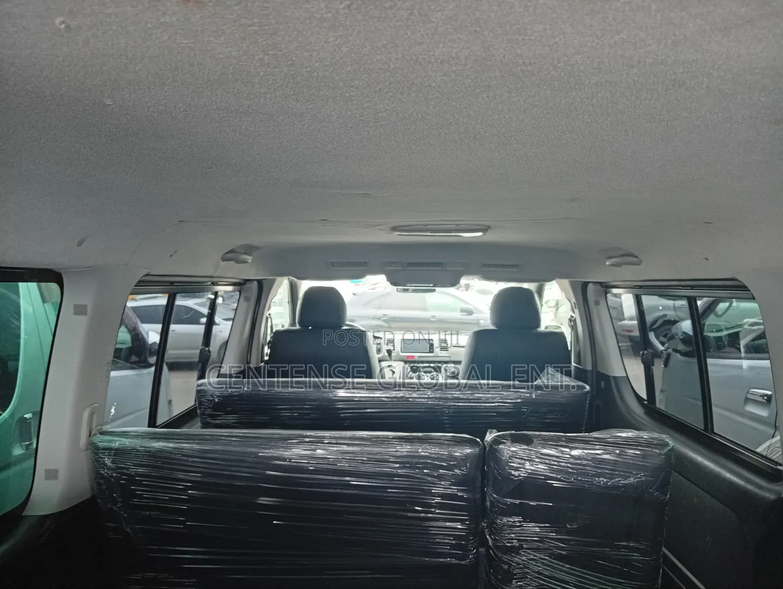 Toyota HiAce 2012 Black
