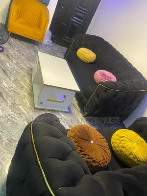 7 Seater Padded Couch