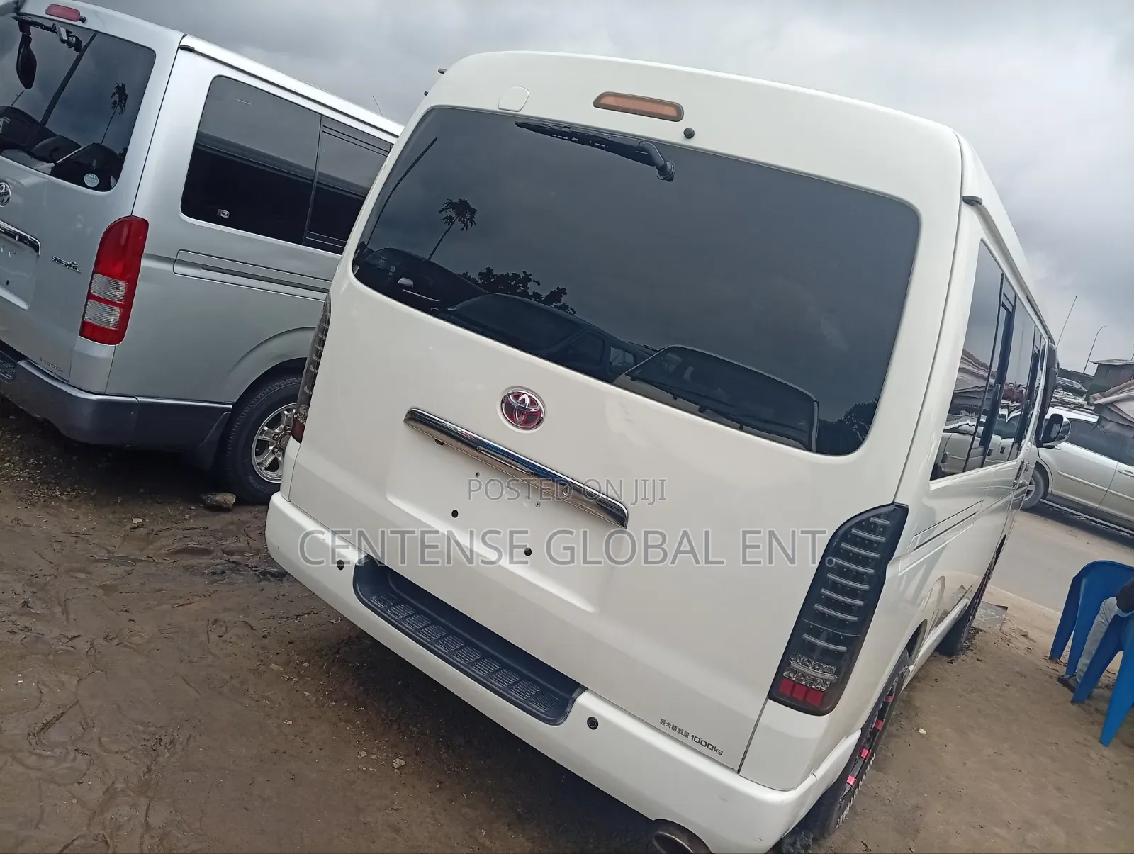 Toyota HiAce 2012 White