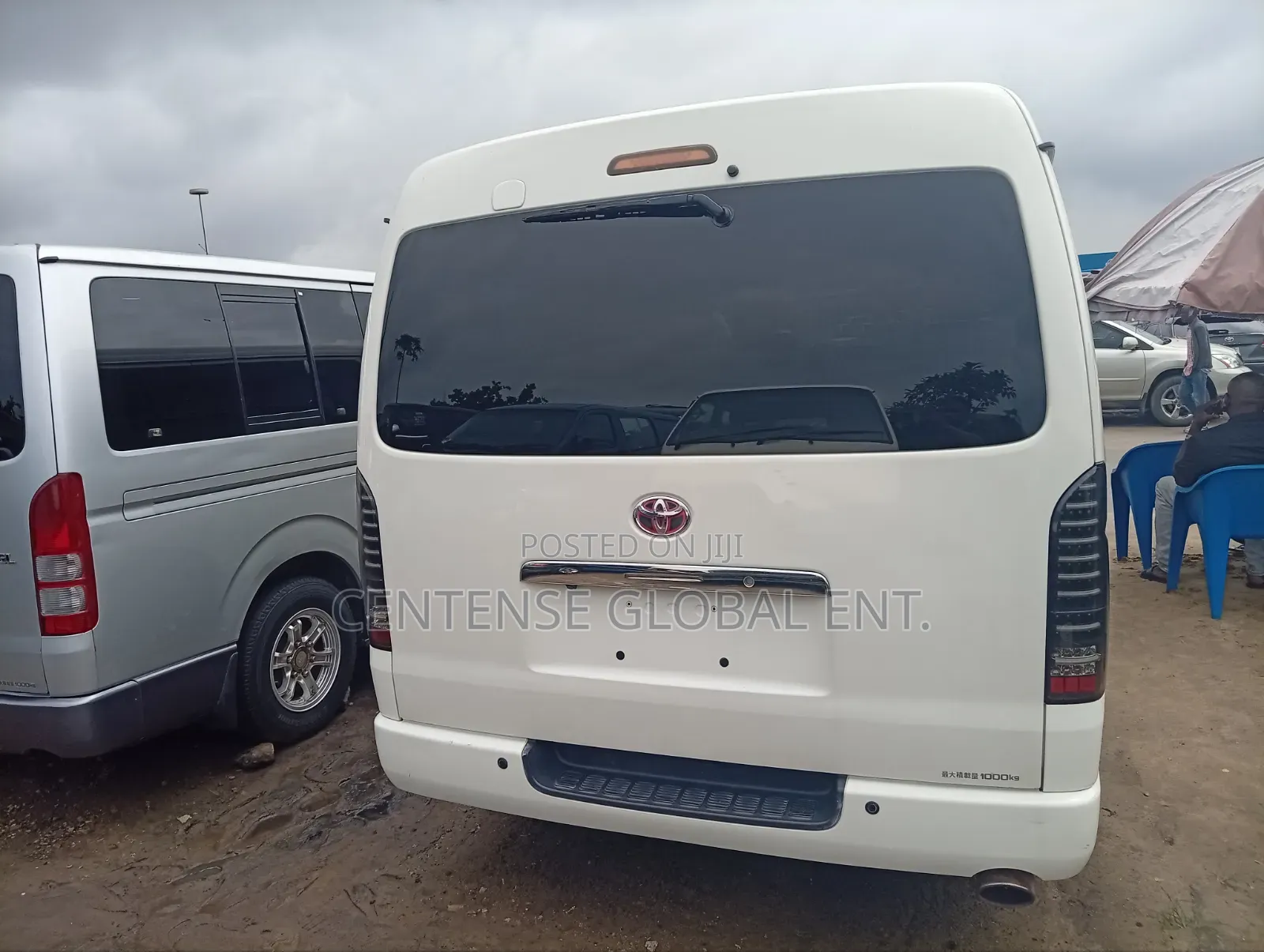 Toyota HiAce 2012 White