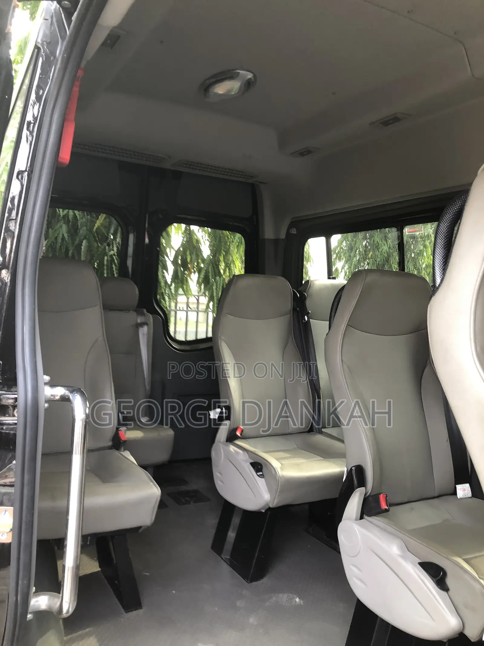 New Bus 2025 Black