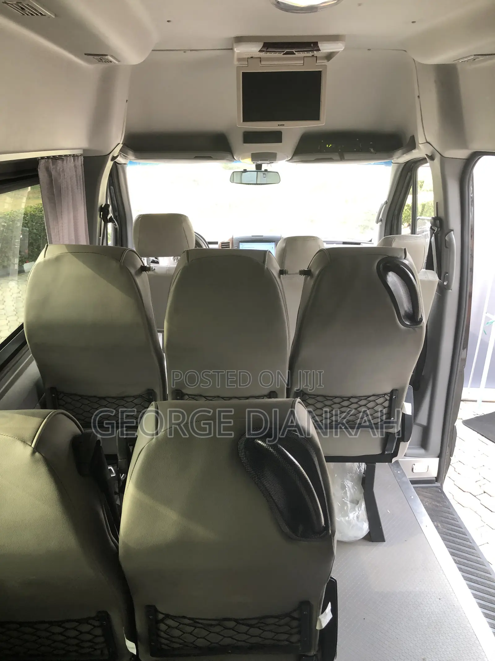 New Bus 2025 Black