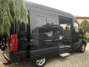 New Bus 2025 Black