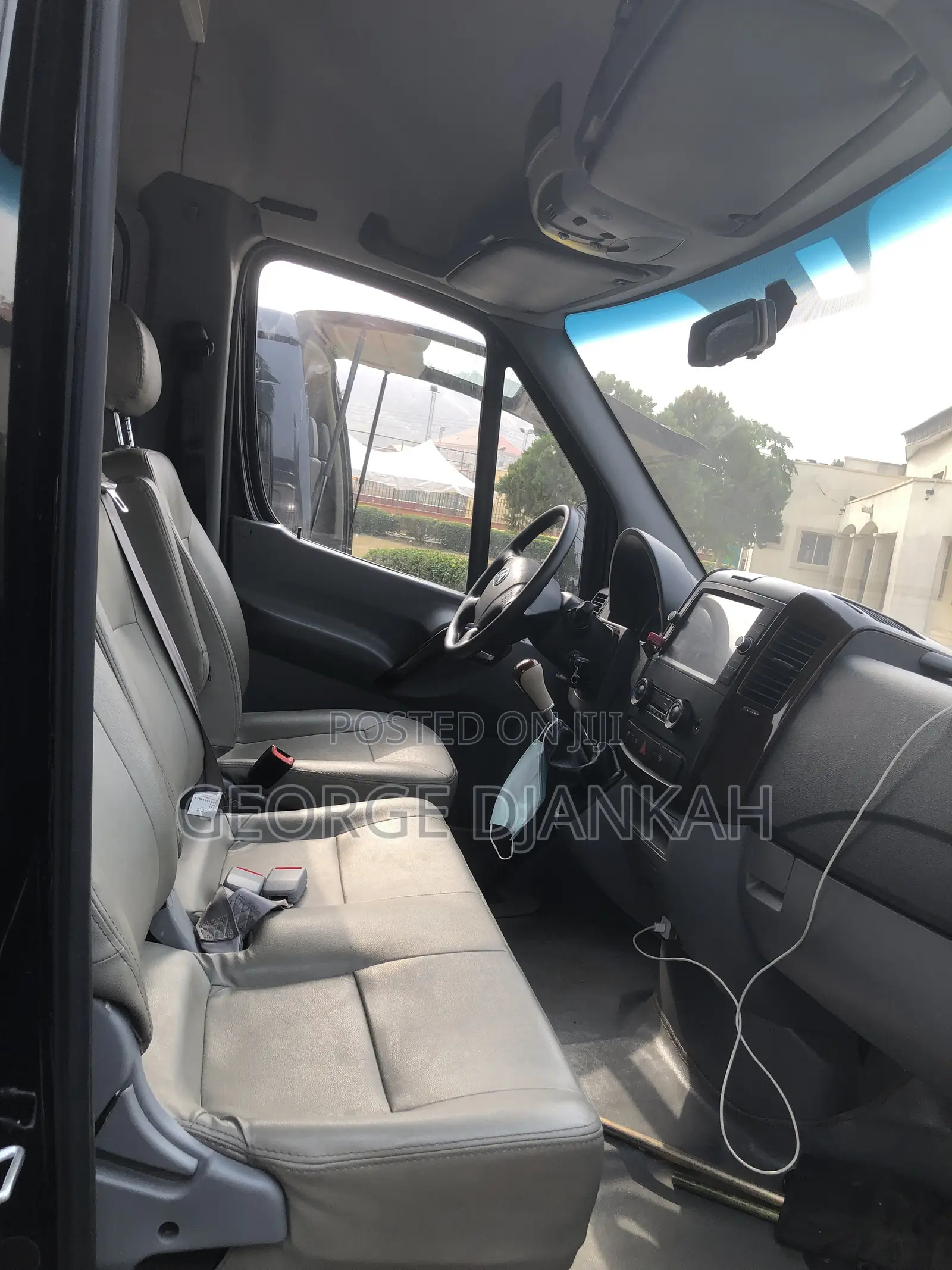 New Bus 2025 Black