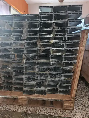 Base Shoe (U-Channel) for Glass Railings
