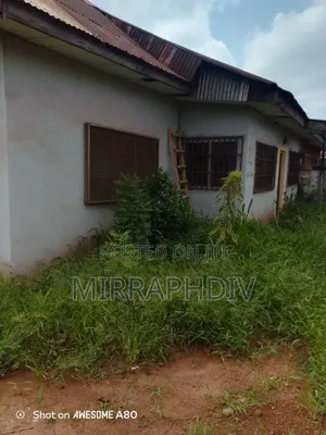 3 Bedroom Bungalow Good for Plaza, Showroom and Office Space