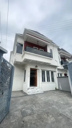 4bdrm Duplex in New Road, Idado for sale