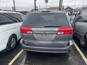 Toyota Sienna LE AWD (3.3L V6 5A) 2004 Gray