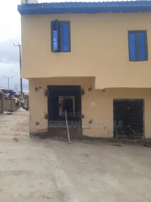 Lease Shop in a Market of Bashorun