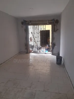 Lease Shop in a Market of Bashorun