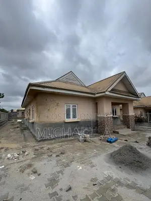 3bdrm Bungalow in Von Garden Estate, Sabon Lugbe for rent