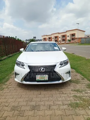 Lexus ES 2016 White