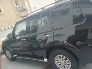 Mitsubishi Pajero 2012 Black