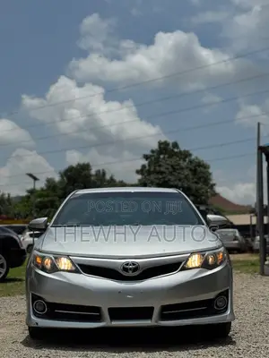 Toyota Camry SE 4dr Sedan (2.5L 4cyl 6A) 2014 Silver