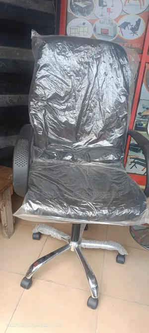309s Highback Fabric Office Chair