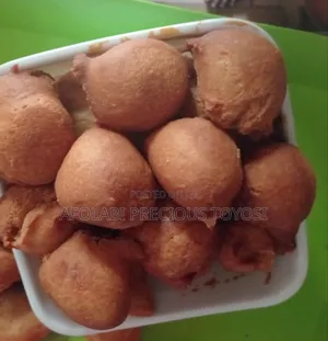 Small Chops and Cup Cakes