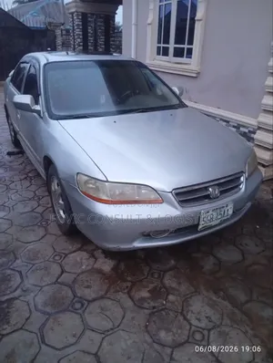 Honda Accord 2002 Silver
